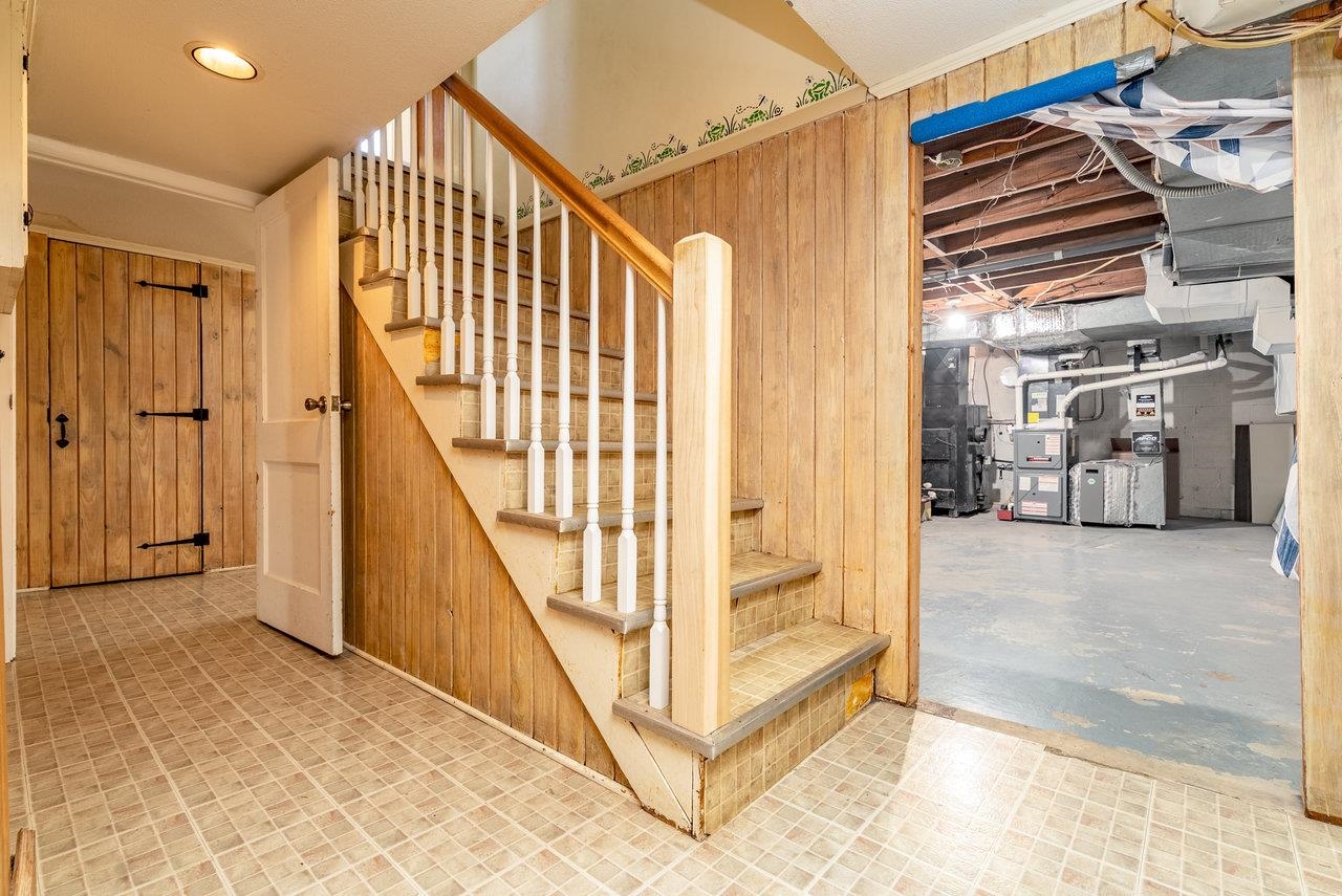 340 NEW YORK AVE, HARRISONBURG, Virginia 22801, 4 Bedrooms Bedrooms, ,3 BathroomsBathrooms,Residential,340 NEW YORK AVE,666186 MLS # 666186