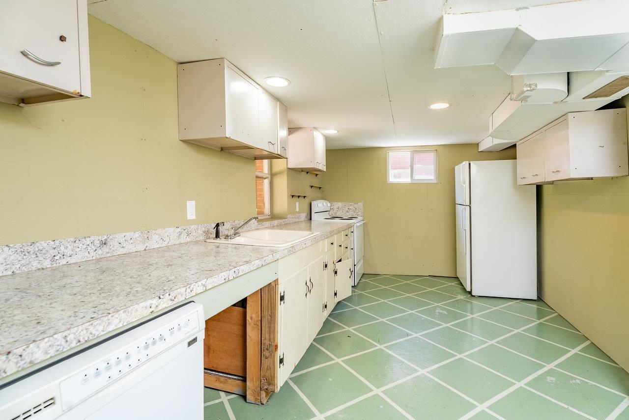 340 NEW YORK AVE, HARRISONBURG, Virginia 22801, 4 Bedrooms Bedrooms, ,3 BathroomsBathrooms,Residential,340 NEW YORK AVE,666186 MLS # 666186