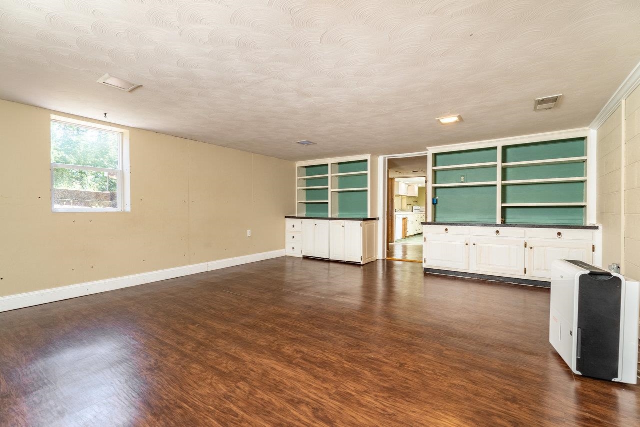 340 NEW YORK AVE, HARRISONBURG, Virginia 22801, 4 Bedrooms Bedrooms, ,3 BathroomsBathrooms,Residential,340 NEW YORK AVE,666186 MLS # 666186