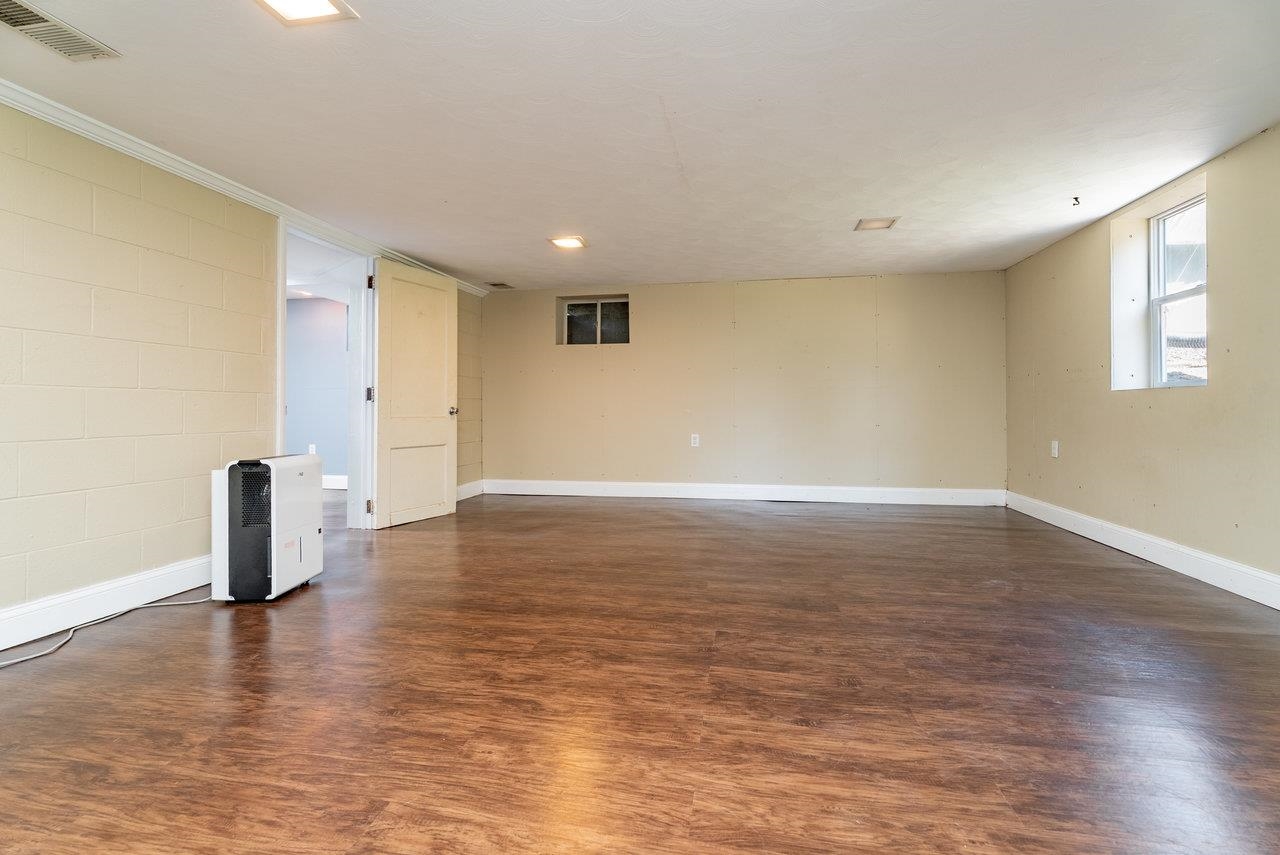 340 NEW YORK AVE, HARRISONBURG, Virginia 22801, 4 Bedrooms Bedrooms, ,3 BathroomsBathrooms,Residential,340 NEW YORK AVE,666186 MLS # 666186