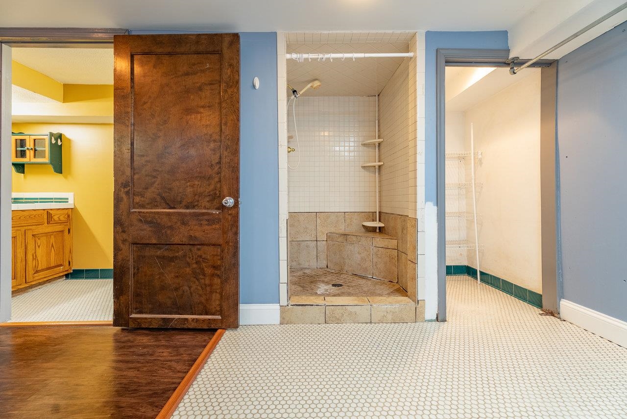 340 NEW YORK AVE, HARRISONBURG, Virginia 22801, 4 Bedrooms Bedrooms, ,3 BathroomsBathrooms,Residential,340 NEW YORK AVE,666186 MLS # 666186