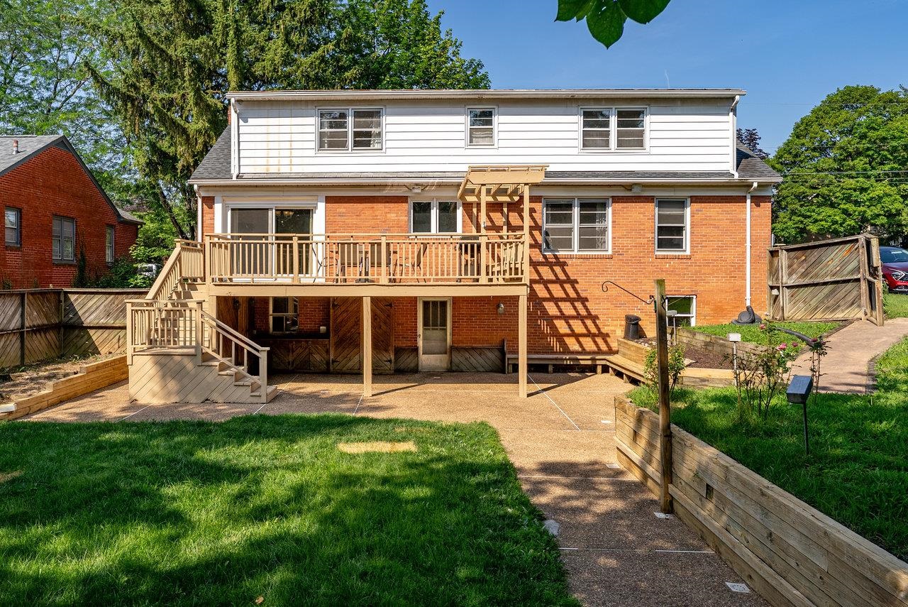 340 NEW YORK AVE, HARRISONBURG, Virginia 22801, 4 Bedrooms Bedrooms, ,3 BathroomsBathrooms,Residential,340 NEW YORK AVE,666186 MLS # 666186