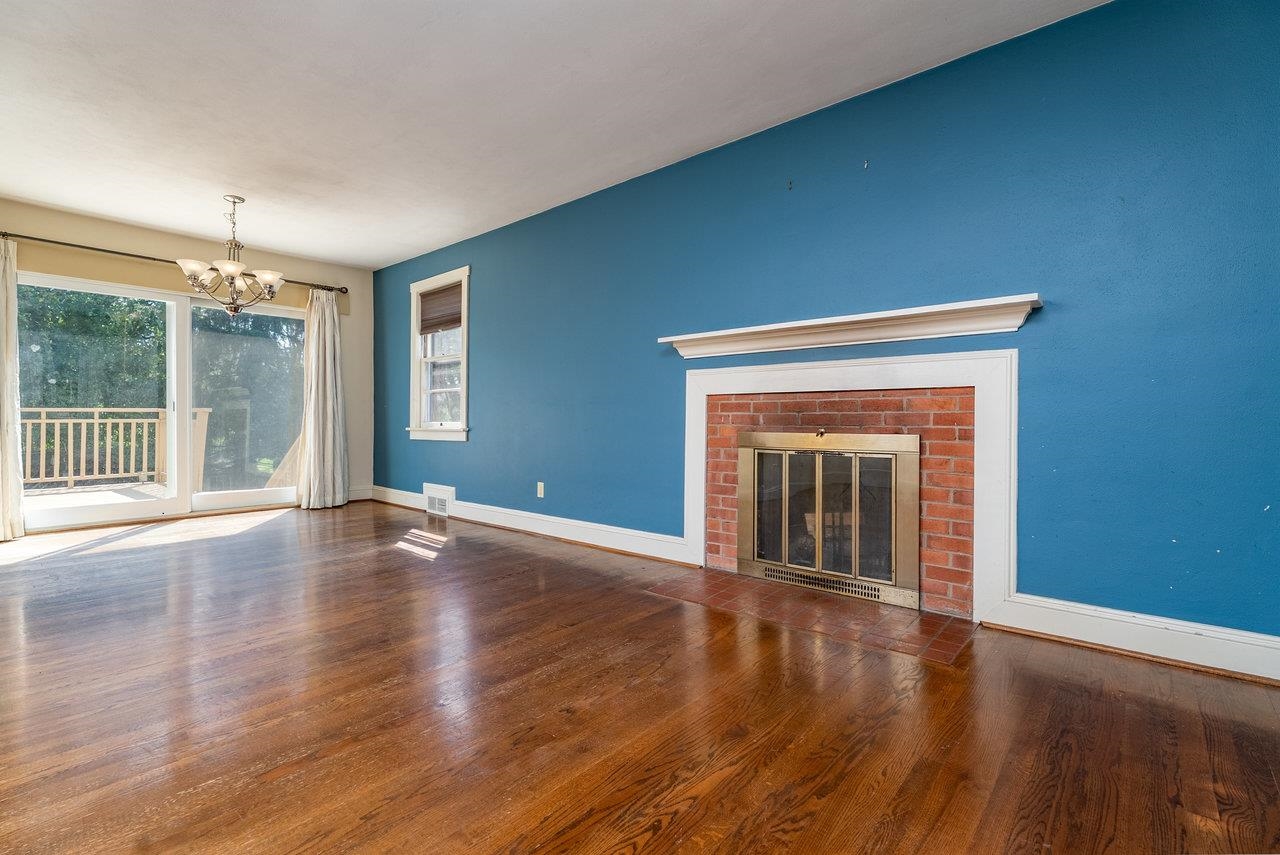 340 NEW YORK AVE, HARRISONBURG, Virginia 22801, 4 Bedrooms Bedrooms, ,3 BathroomsBathrooms,Residential,340 NEW YORK AVE,666186 MLS # 666186