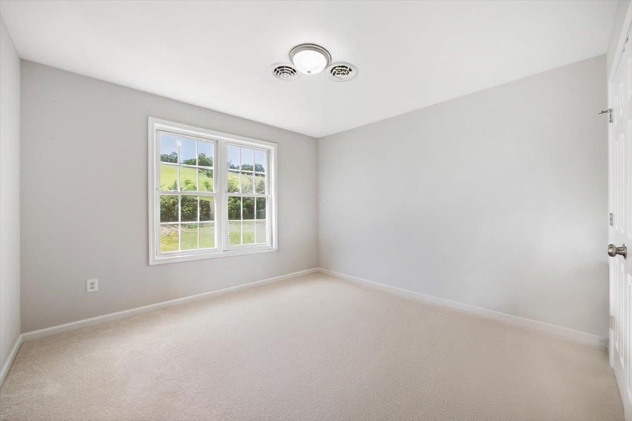 239 WINDSOR DR, FISHERSVILLE, Virginia 22939, 3 Bedrooms Bedrooms, ,2 BathroomsBathrooms,Residential,67a3-(3)-109 WINDWARD POINTE SEC 3 LOT 109 .275,239 WINDSOR DR,666190 MLS # 666190