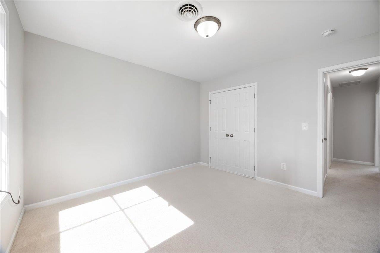 239 WINDSOR DR, FISHERSVILLE, Virginia 22939, 3 Bedrooms Bedrooms, ,2 BathroomsBathrooms,Residential,67a3-(3)-109 WINDWARD POINTE SEC 3 LOT 109 .275,239 WINDSOR DR,666190 MLS # 666190