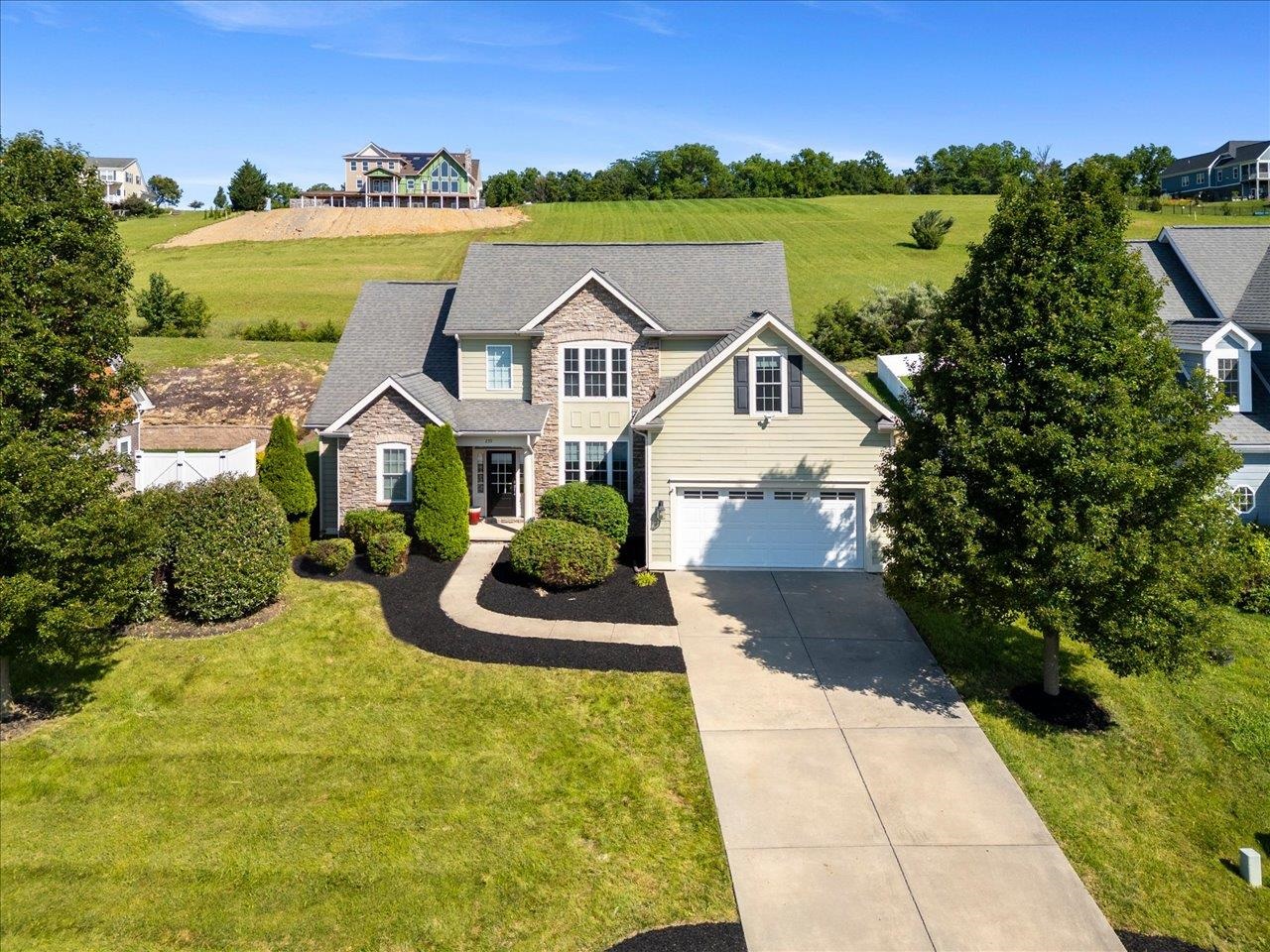 239 WINDSOR DR, FISHERSVILLE, Virginia 22939, 3 Bedrooms Bedrooms, ,2 BathroomsBathrooms,Residential,67a3-(3)-109 WINDWARD POINTE SEC 3 LOT 109 .275,239 WINDSOR DR,666190 MLS # 666190