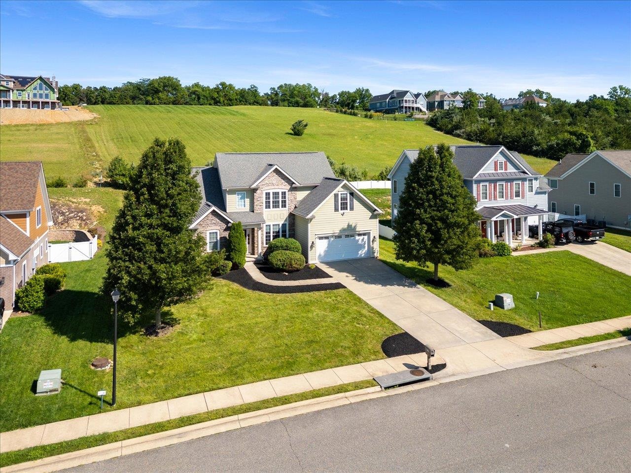 239 WINDSOR DR, FISHERSVILLE, Virginia 22939, 3 Bedrooms Bedrooms, ,2 BathroomsBathrooms,Residential,67a3-(3)-109 WINDWARD POINTE SEC 3 LOT 109 .275,239 WINDSOR DR,666190 MLS # 666190