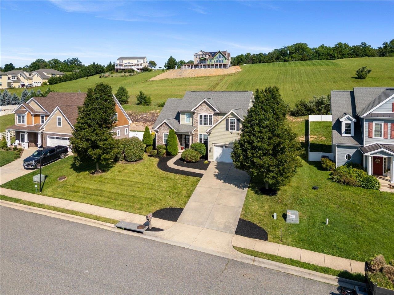 239 WINDSOR DR, FISHERSVILLE, Virginia 22939, 3 Bedrooms Bedrooms, ,2 BathroomsBathrooms,Residential,67a3-(3)-109 WINDWARD POINTE SEC 3 LOT 109 .275,239 WINDSOR DR,666190 MLS # 666190