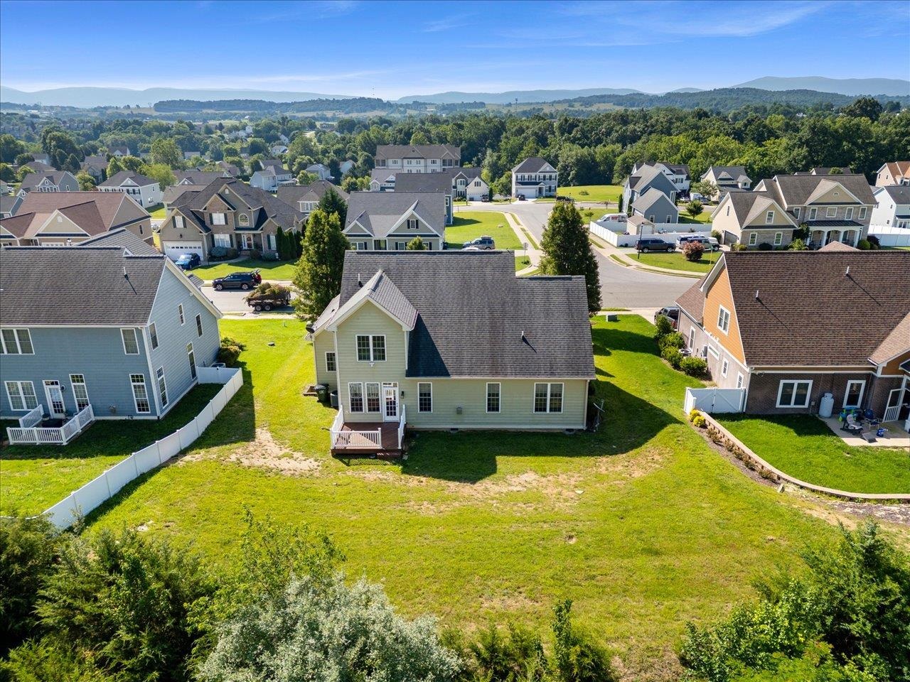 239 WINDSOR DR, FISHERSVILLE, Virginia 22939, 3 Bedrooms Bedrooms, ,2 BathroomsBathrooms,Residential,67a3-(3)-109 WINDWARD POINTE SEC 3 LOT 109 .275,239 WINDSOR DR,666190 MLS # 666190