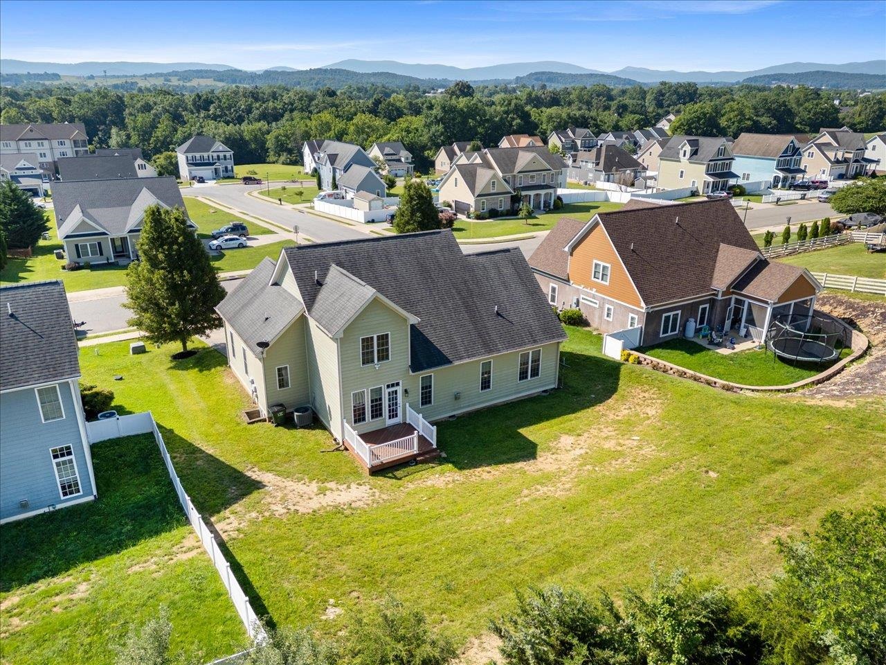 239 WINDSOR DR, FISHERSVILLE, Virginia 22939, 3 Bedrooms Bedrooms, ,2 BathroomsBathrooms,Residential,67a3-(3)-109 WINDWARD POINTE SEC 3 LOT 109 .275,239 WINDSOR DR,666190 MLS # 666190