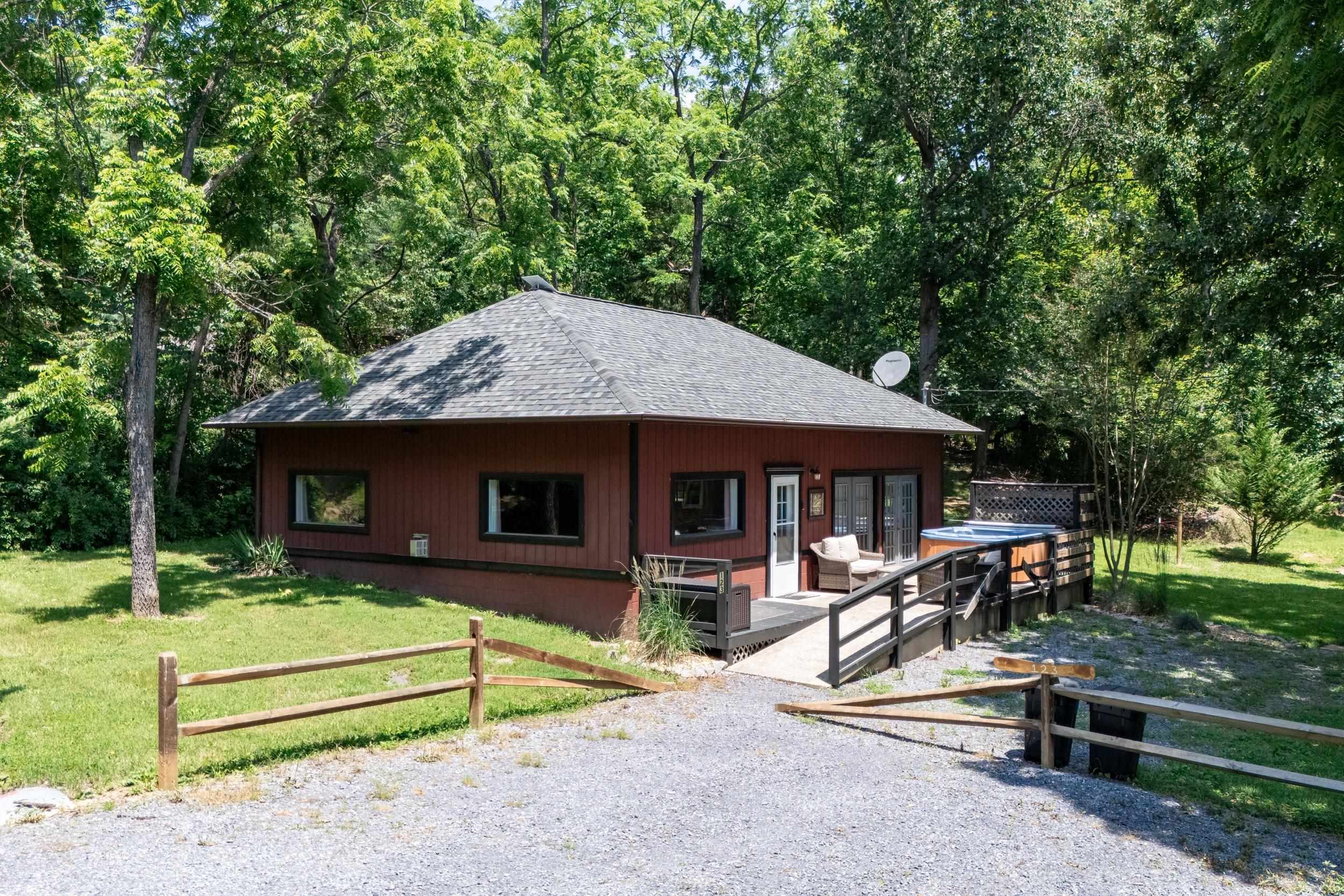 123 FISHERMANS LN, LURAY, Virginia 22835, 3 Bedrooms Bedrooms, ,1 BathroomBathrooms,Residential,123 FISHERMANS LN,666192 MLS # 666192