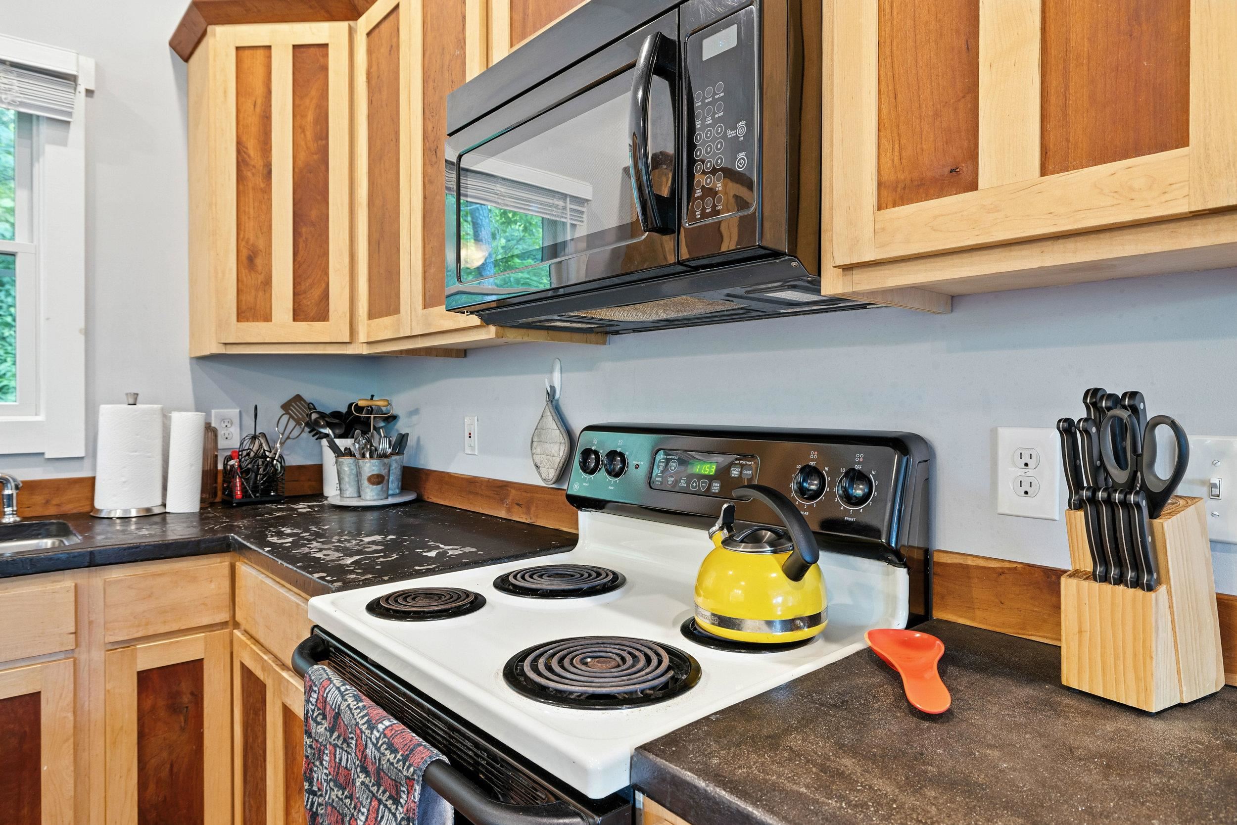 123 FISHERMANS LN, LURAY, Virginia 22835, 3 Bedrooms Bedrooms, ,1 BathroomBathrooms,Residential,123 FISHERMANS LN,666192 MLS # 666192