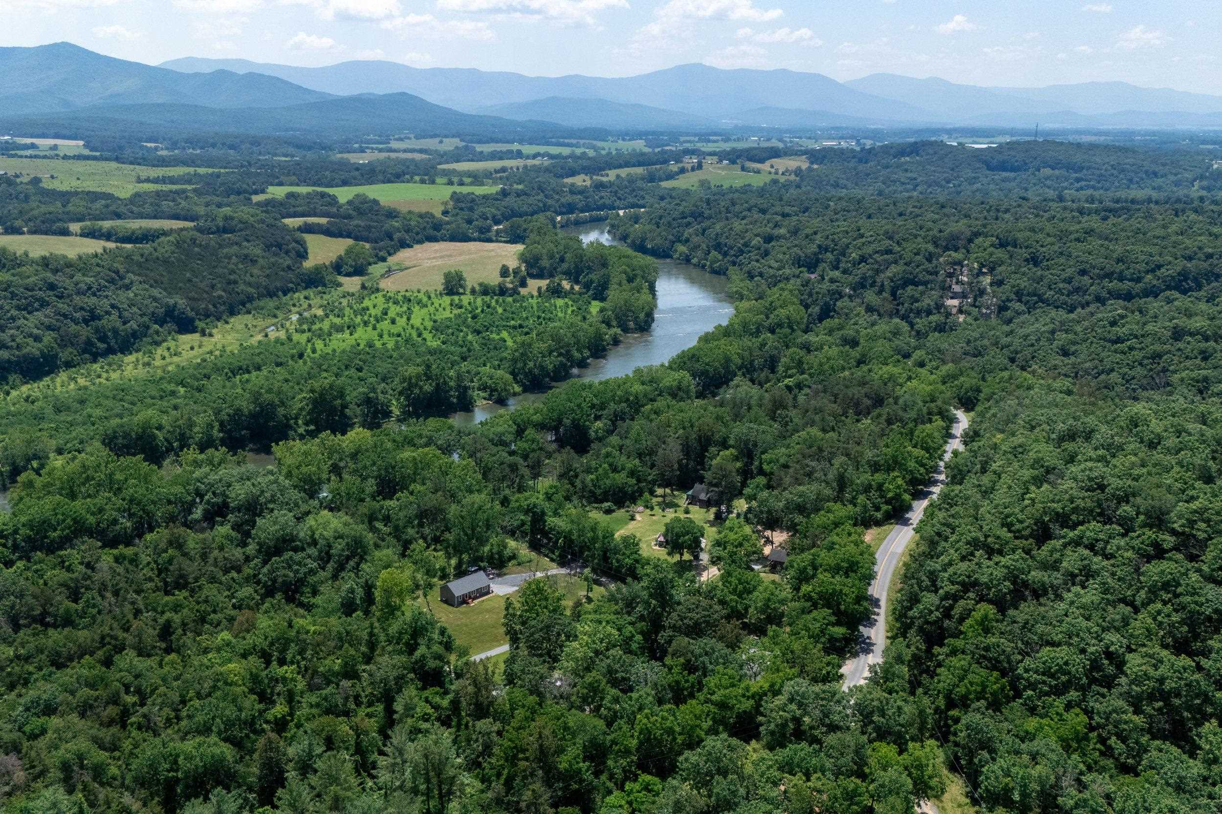 123 FISHERMANS LN, LURAY, Virginia 22835, 3 Bedrooms Bedrooms, ,1 BathroomBathrooms,Residential,123 FISHERMANS LN,666192 MLS # 666192