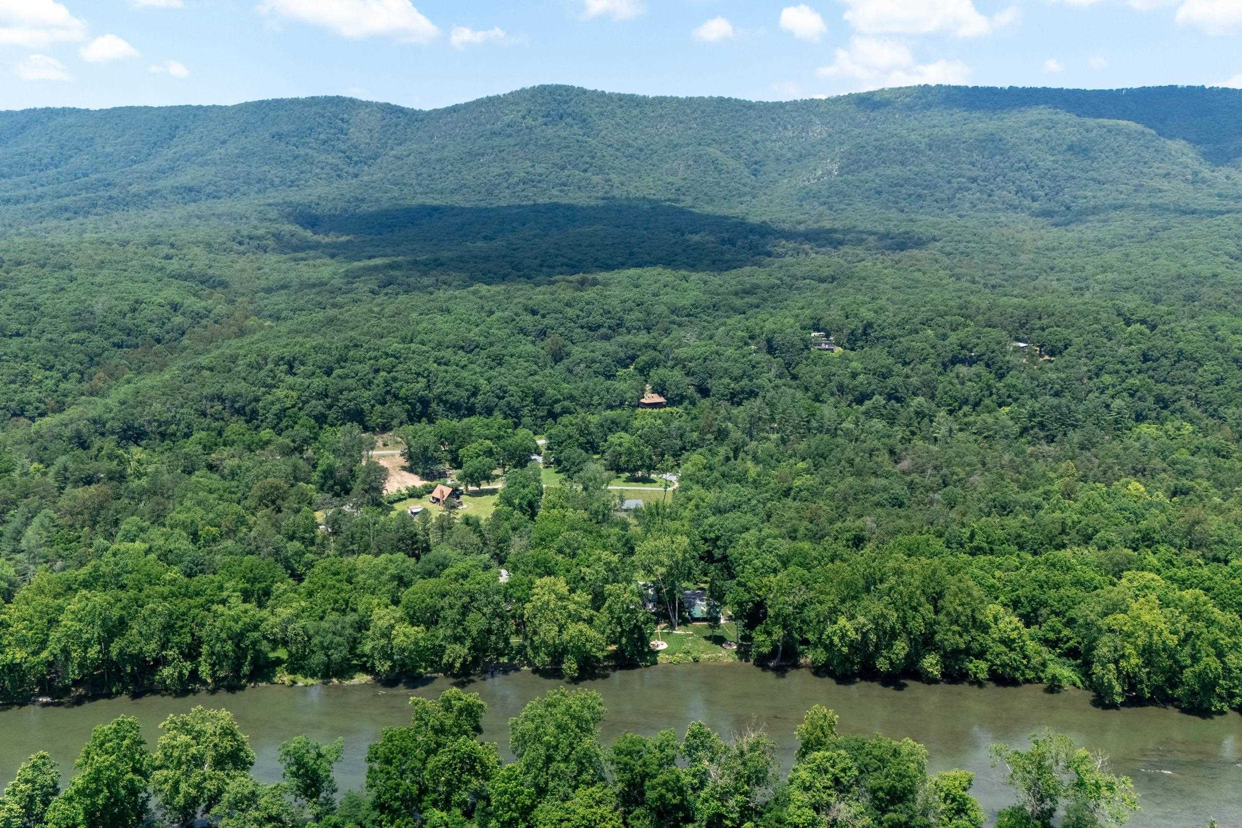 123 FISHERMANS LN, LURAY, Virginia 22835, 3 Bedrooms Bedrooms, ,1 BathroomBathrooms,Residential,123 FISHERMANS LN,666192 MLS # 666192