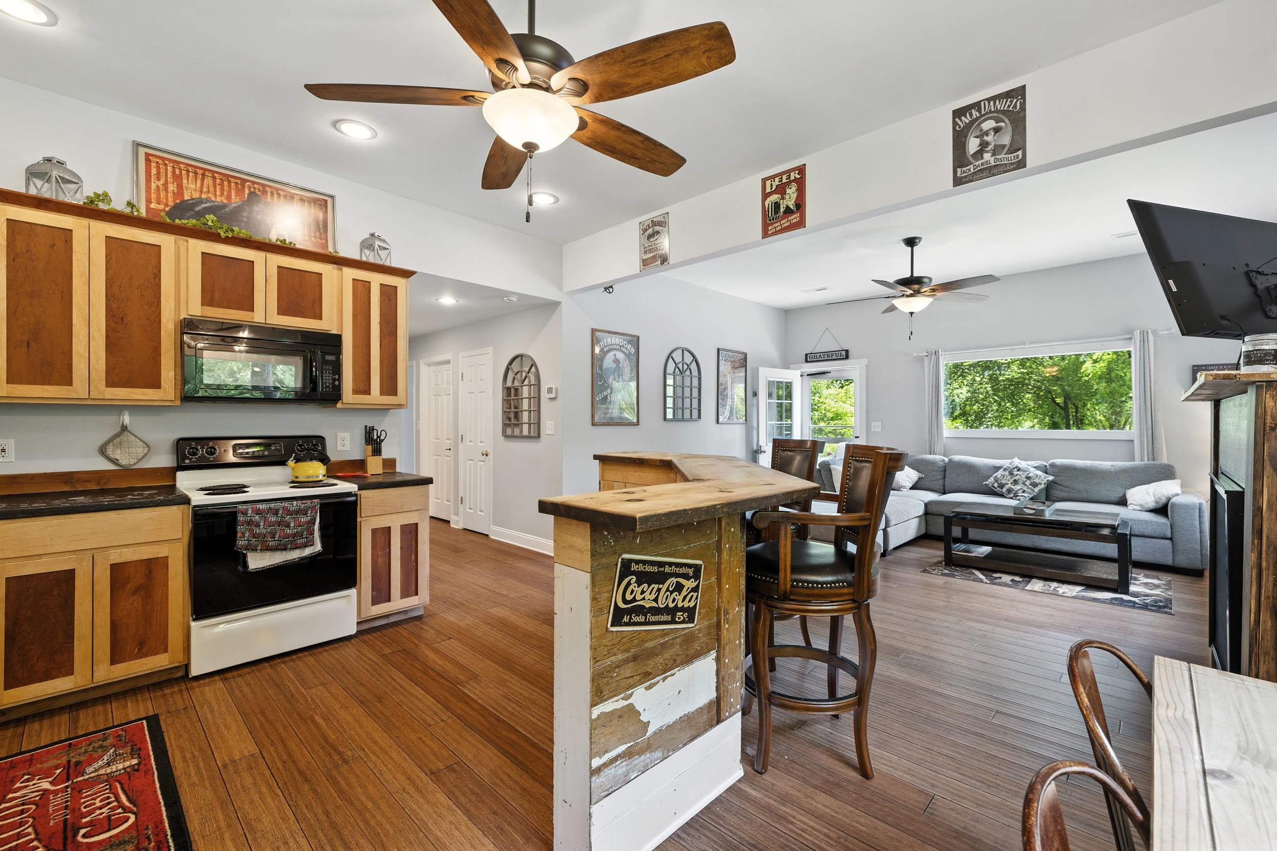 123 FISHERMANS LN, LURAY, Virginia 22835, 3 Bedrooms Bedrooms, ,1 BathroomBathrooms,Residential,123 FISHERMANS LN,666192 MLS # 666192