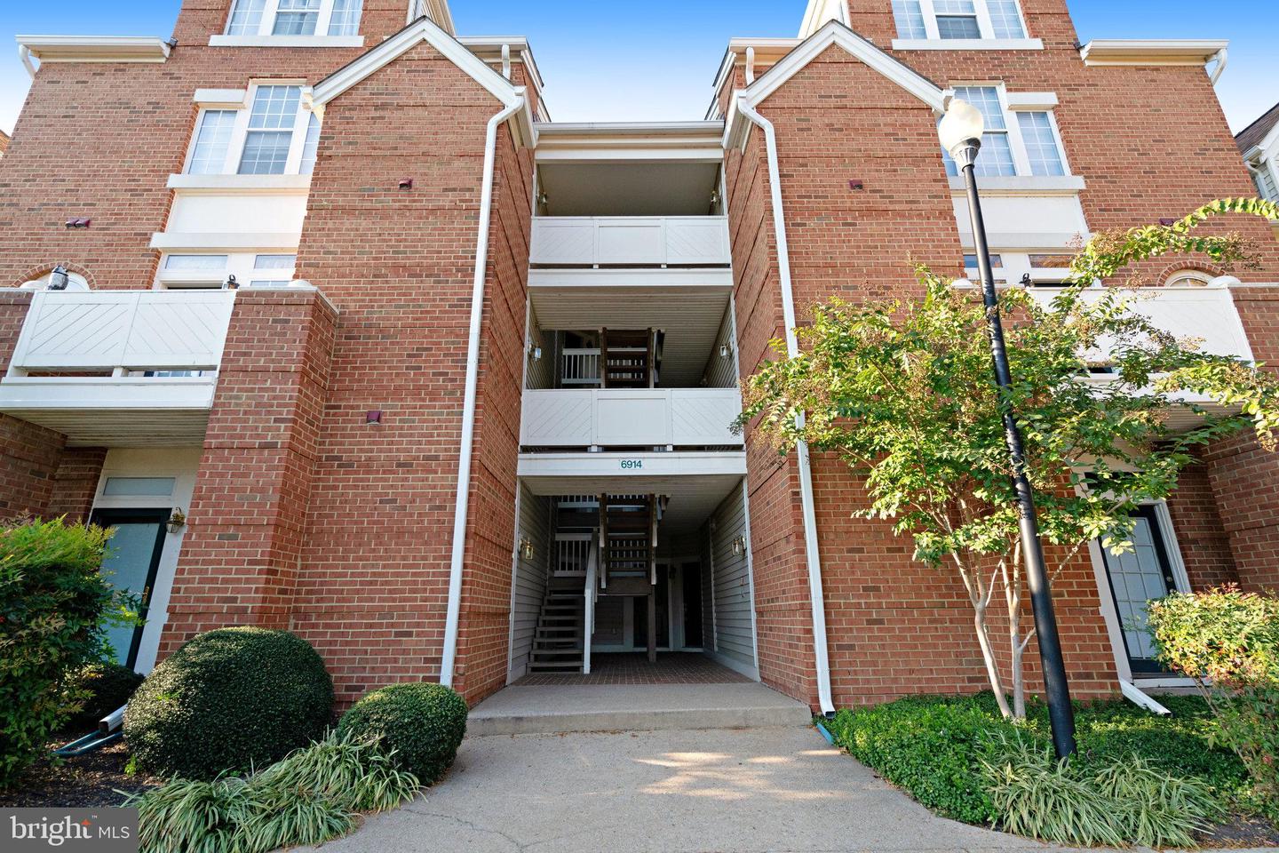 6914 ELLINGHAM CIR #C, ALEXANDRIA, Virginia 22315, 2 Bedrooms Bedrooms, ,2 BathroomsBathrooms,Residential,For sale,6914 ELLINGHAM CIR #C,VAFX2241856 MLS # VAFX2241856