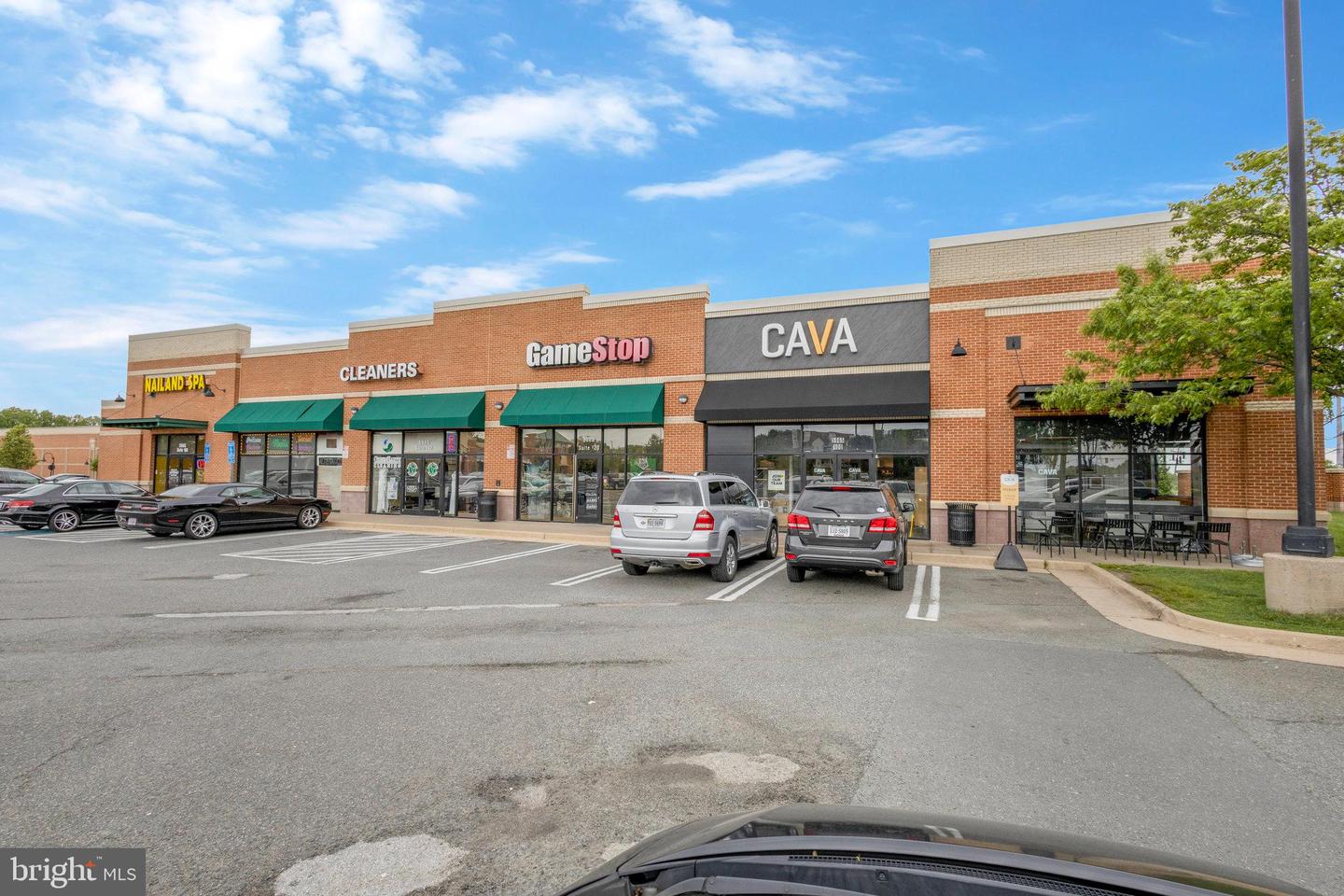 6914 ELLINGHAM CIR #C, ALEXANDRIA, Virginia 22315, 2 Bedrooms Bedrooms, ,2 BathroomsBathrooms,Residential,For sale,6914 ELLINGHAM CIR #C,VAFX2241856 MLS # VAFX2241856