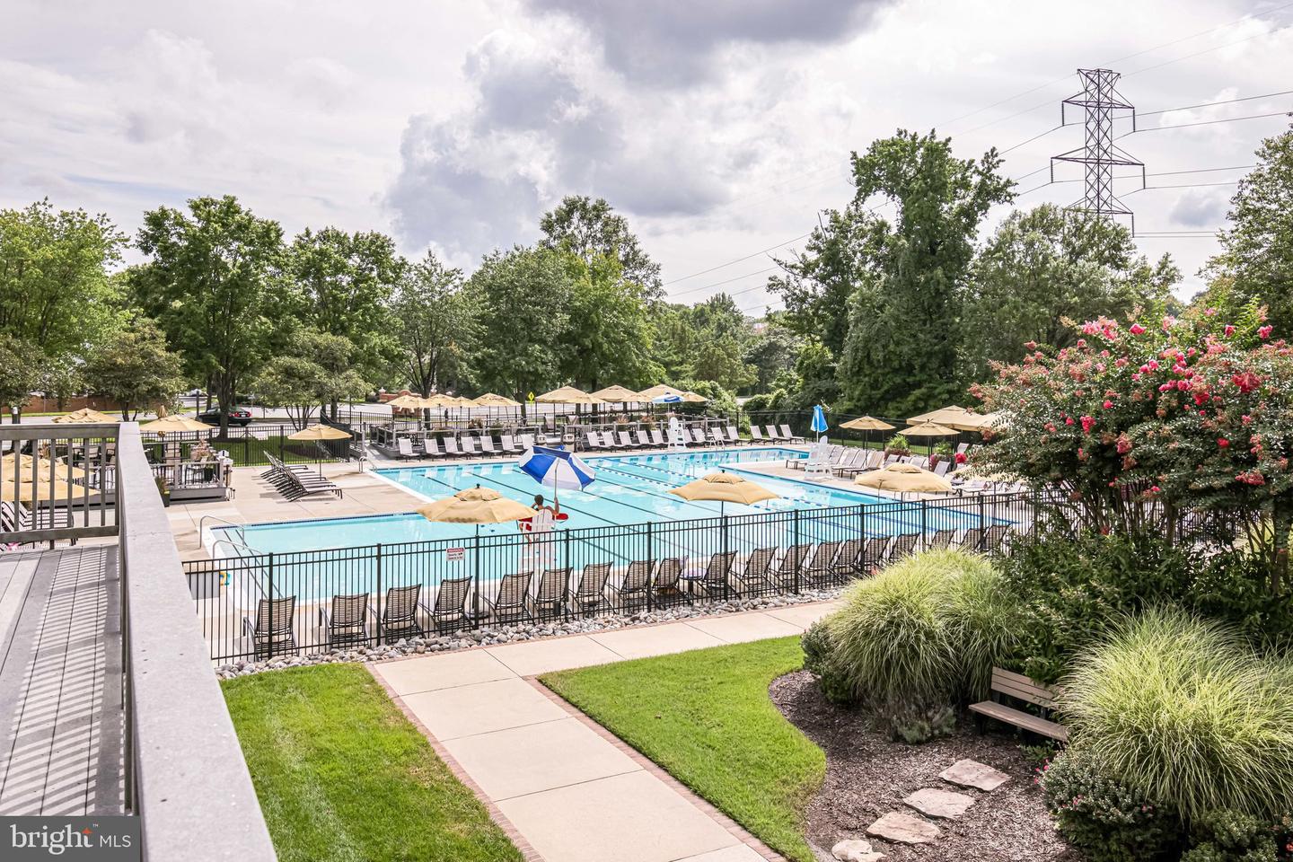 6914 ELLINGHAM CIR #C, ALEXANDRIA, Virginia 22315, 2 Bedrooms Bedrooms, ,2 BathroomsBathrooms,Residential,For sale,6914 ELLINGHAM CIR #C,VAFX2241856 MLS # VAFX2241856