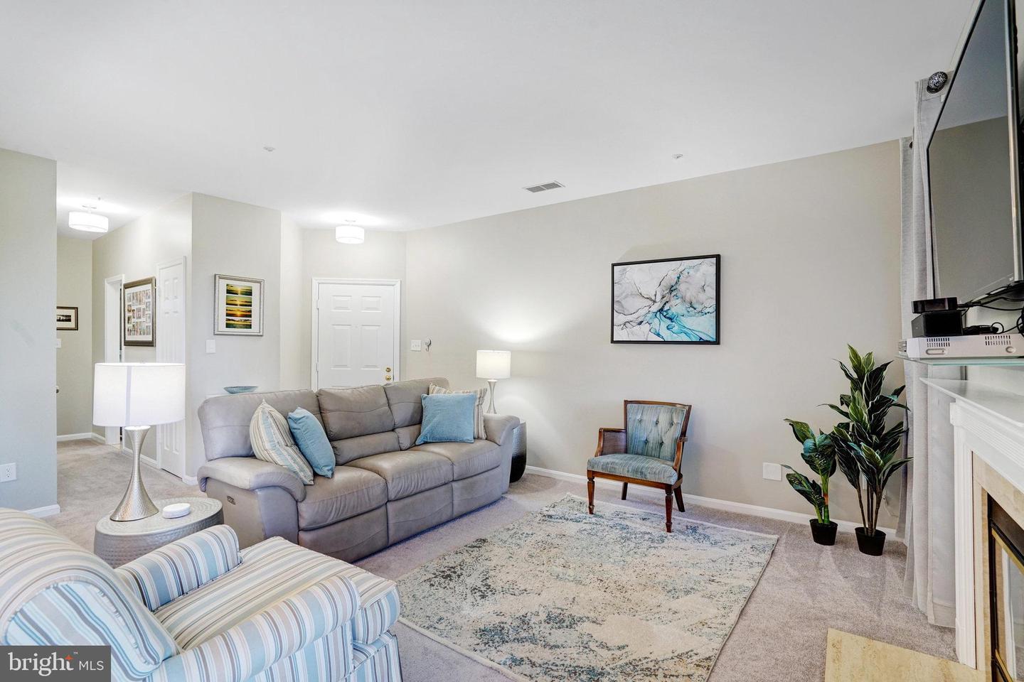 6914 ELLINGHAM CIR #C, ALEXANDRIA, Virginia 22315, 2 Bedrooms Bedrooms, ,2 BathroomsBathrooms,Residential,For sale,6914 ELLINGHAM CIR #C,VAFX2241856 MLS # VAFX2241856