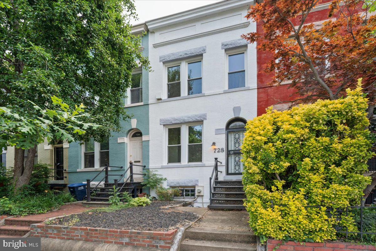 728 13TH ST SE, WASHINGTON, District Of Columbia 20003, 3 Bedrooms Bedrooms, ,1 BathroomBathrooms,Residential,For sale,728 13TH ST SE,DCDC2201504 MLS # DCDC2201504