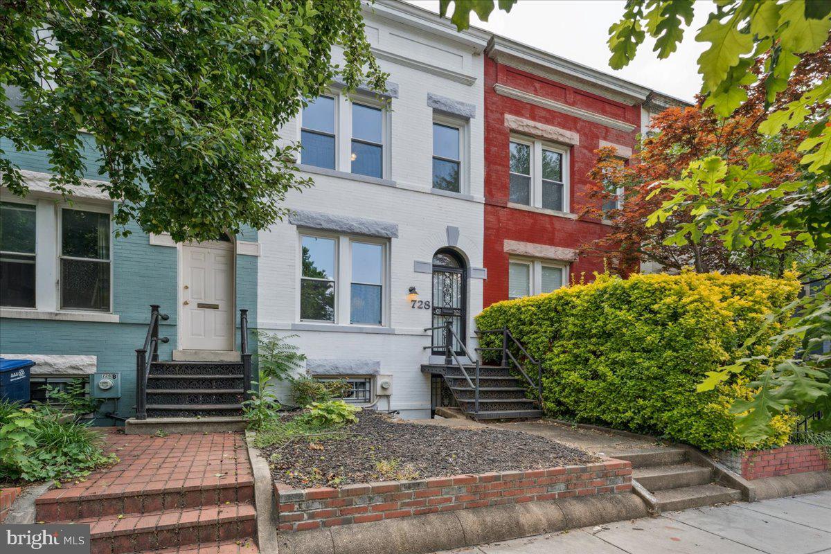 728 13TH ST SE, WASHINGTON, District Of Columbia 20003, 3 Bedrooms Bedrooms, ,1 BathroomBathrooms,Residential,For sale,728 13TH ST SE,DCDC2201504 MLS # DCDC2201504