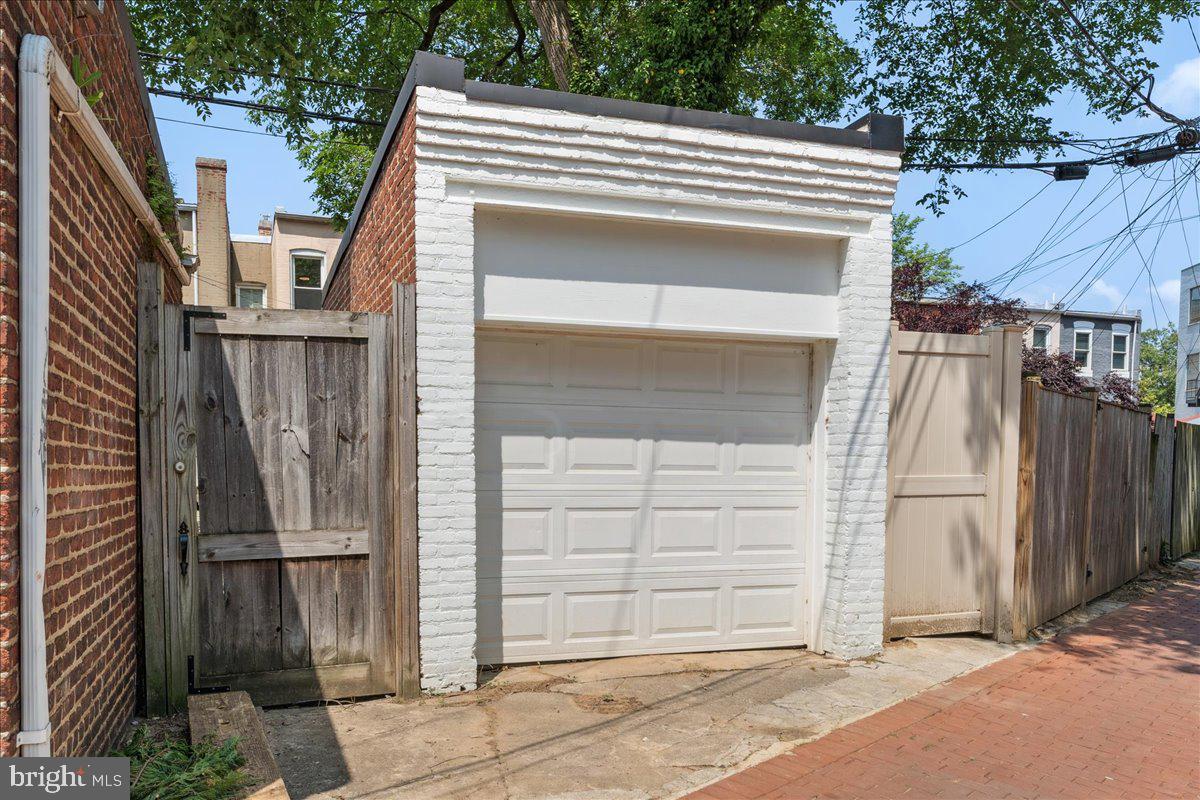 728 13TH ST SE, WASHINGTON, District Of Columbia 20003, 3 Bedrooms Bedrooms, ,1 BathroomBathrooms,Residential,For sale,728 13TH ST SE,DCDC2201504 MLS # DCDC2201504