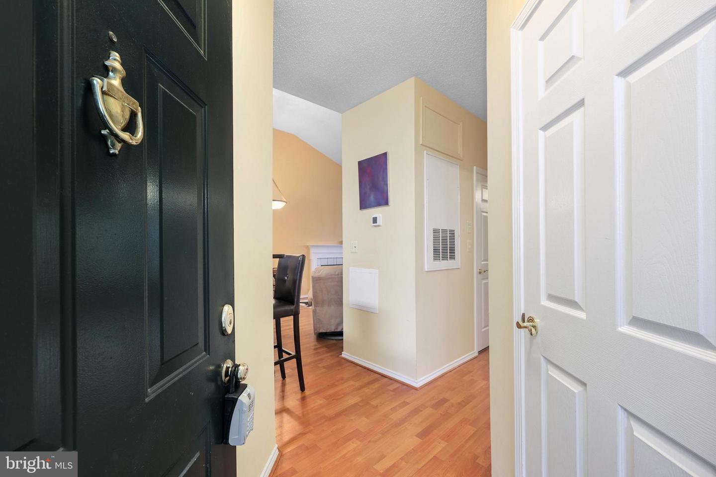 13070 AUTUMN WOODS WAY #302, FAIRFAX, Virginia 22033, 2 Bedrooms Bedrooms, 4 Rooms Rooms,2 BathroomsBathrooms,Residential,For sale,13070 AUTUMN WOODS WAY #302,VAFX2242732 MLS # VAFX2242732