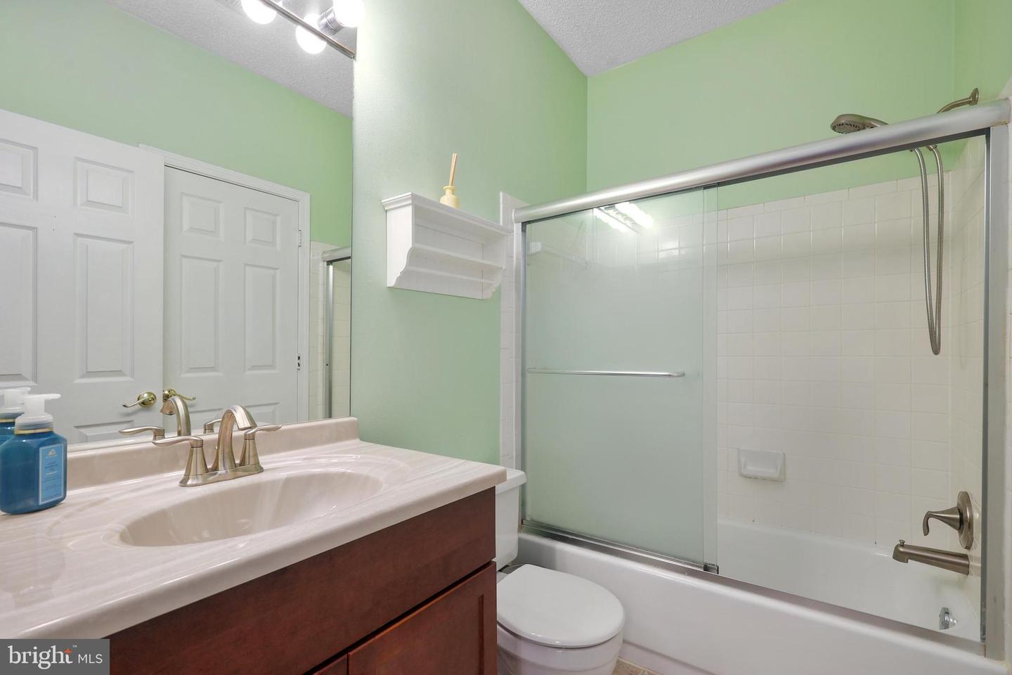 13070 AUTUMN WOODS WAY #302, FAIRFAX, Virginia 22033, 2 Bedrooms Bedrooms, 4 Rooms Rooms,2 BathroomsBathrooms,Residential,For sale,13070 AUTUMN WOODS WAY #302,VAFX2242732 MLS # VAFX2242732