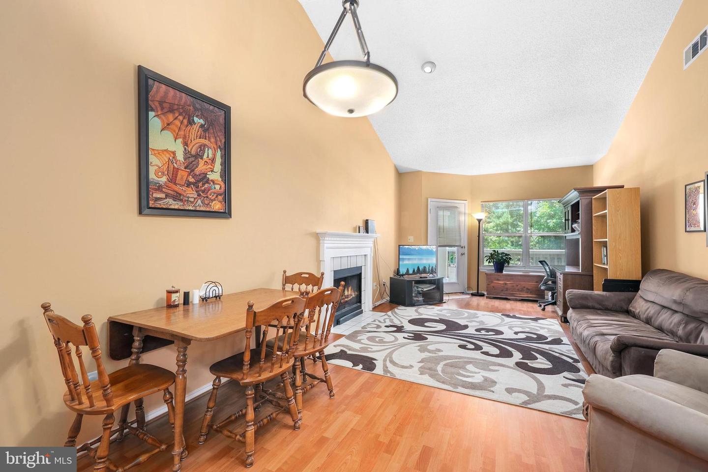 13070 AUTUMN WOODS WAY #302, FAIRFAX, Virginia 22033, 2 Bedrooms Bedrooms, 4 Rooms Rooms,2 BathroomsBathrooms,Residential,For sale,13070 AUTUMN WOODS WAY #302,VAFX2242732 MLS # VAFX2242732