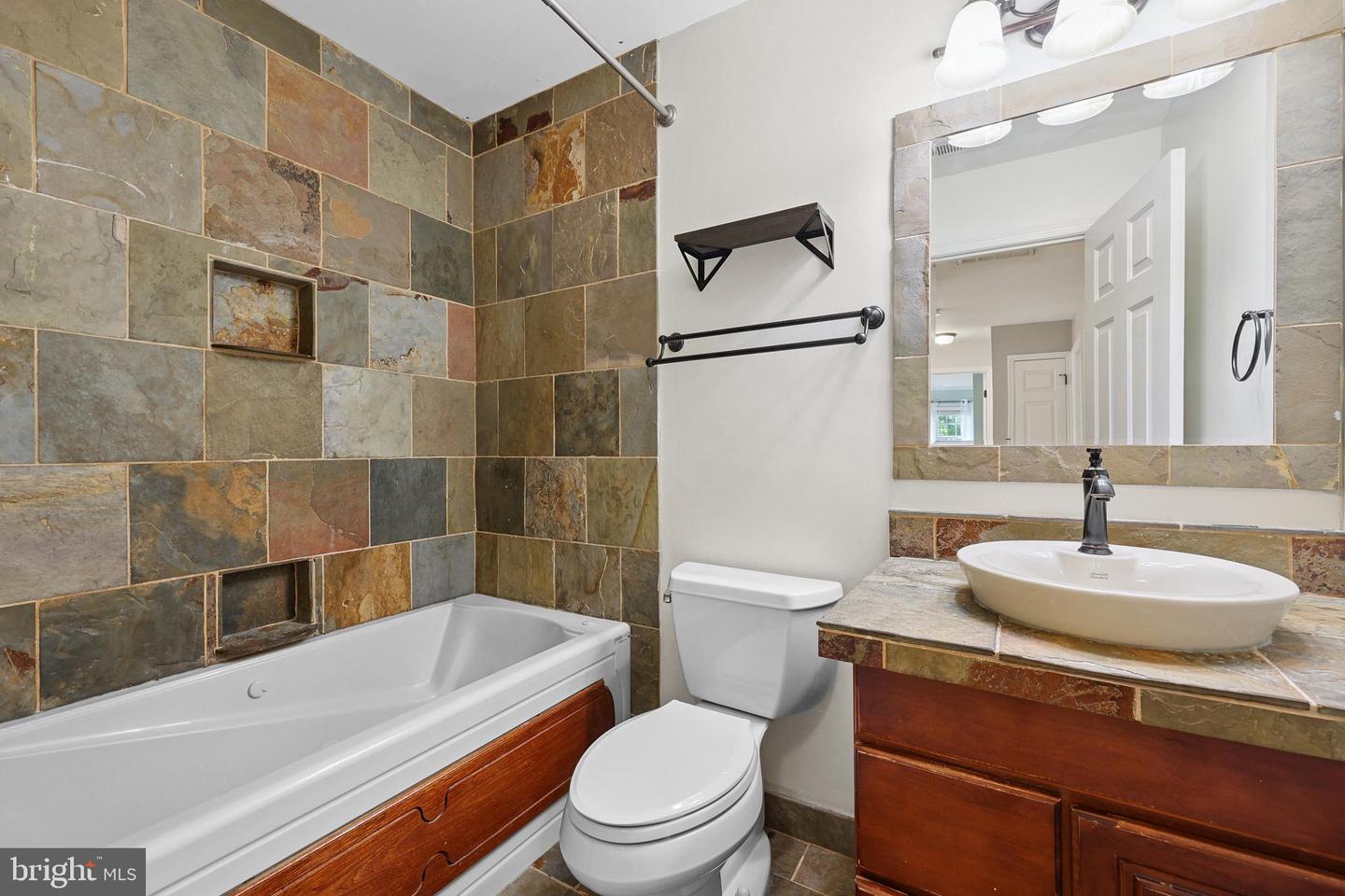 78 HAMLIN DR, FREDERICKSBURG, Virginia 22405, 5 Bedrooms Bedrooms, ,3 BathroomsBathrooms,Residential,For sale,78 HAMLIN DR,VAST2039154 MLS # VAST2039154