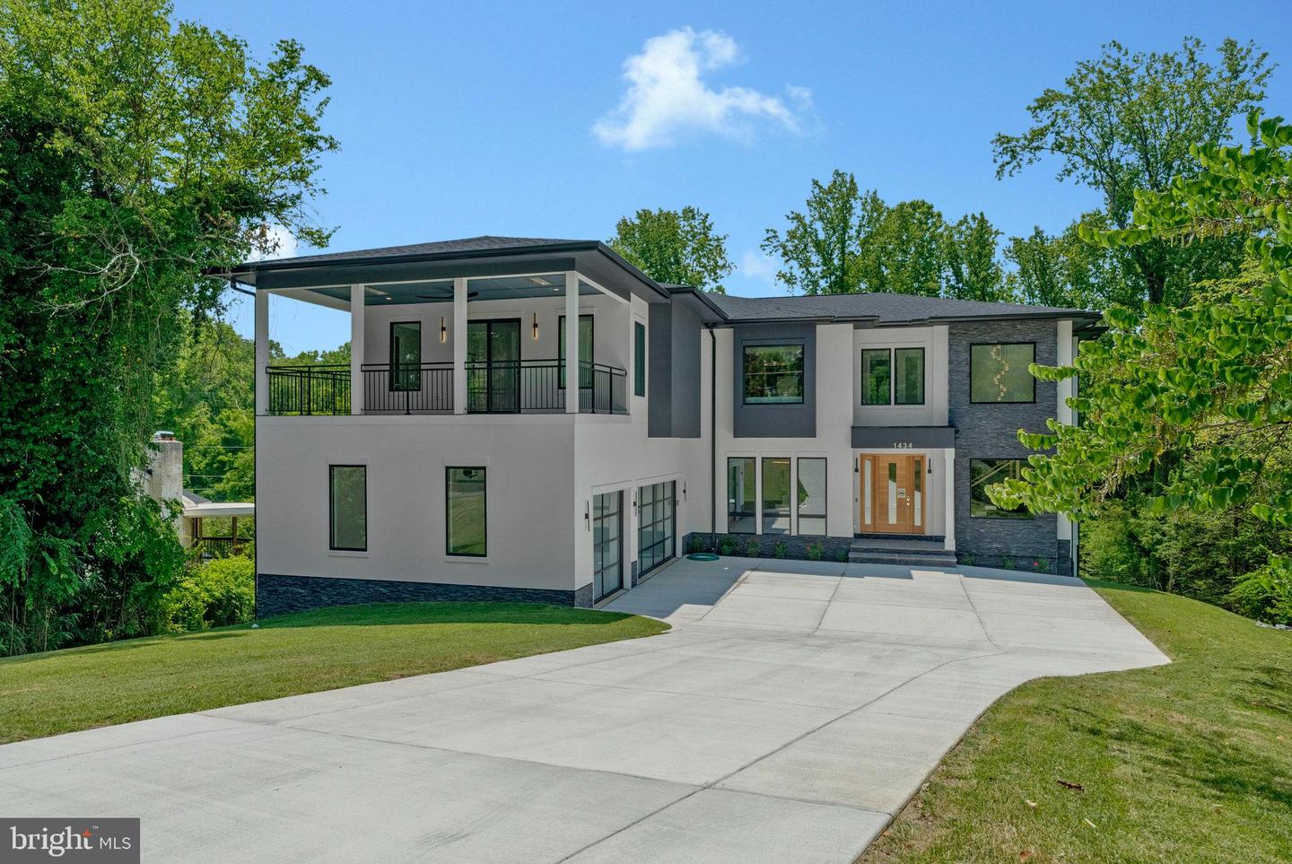 1434 WAGGAMAN CIR, MCLEAN, Virginia 22101, 6 Bedrooms Bedrooms, ,6 BathroomsBathrooms,Residential,For sale,1434 WAGGAMAN CIR,VAFX2243718 MLS # VAFX2243718