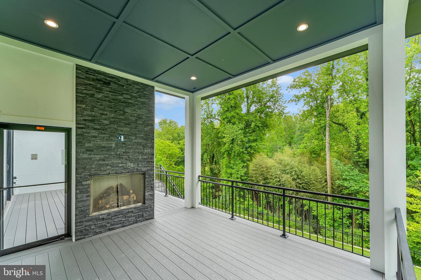 1434 WAGGAMAN CIR, MCLEAN, Virginia 22101, 6 Bedrooms Bedrooms, ,6 BathroomsBathrooms,Residential,For sale,1434 WAGGAMAN CIR,VAFX2243718 MLS # VAFX2243718