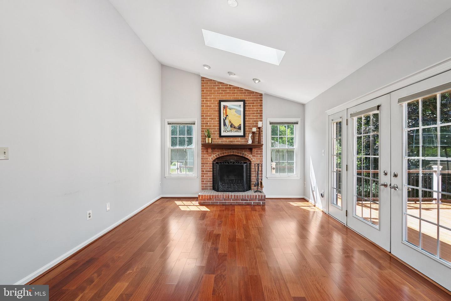 9802 DAYS FARM DR, VIENNA, Virginia 22182, 5 Bedrooms Bedrooms, ,2 BathroomsBathrooms,Residential,For sale,9802 DAYS FARM DR,VAFX2243786 MLS # VAFX2243786