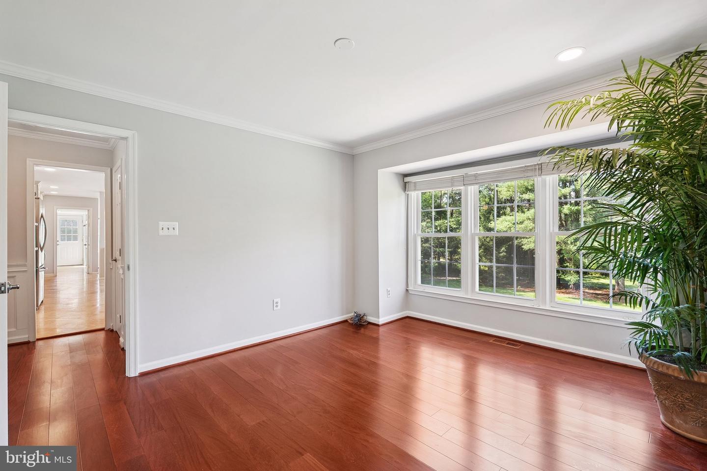 9802 DAYS FARM DR, VIENNA, Virginia 22182, 5 Bedrooms Bedrooms, ,2 BathroomsBathrooms,Residential,For sale,9802 DAYS FARM DR,VAFX2243786 MLS # VAFX2243786