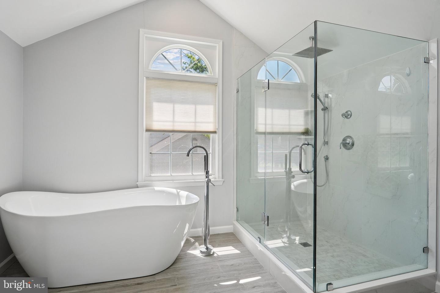 9802 DAYS FARM DR, VIENNA, Virginia 22182, 5 Bedrooms Bedrooms, ,2 BathroomsBathrooms,Residential,For sale,9802 DAYS FARM DR,VAFX2243786 MLS # VAFX2243786