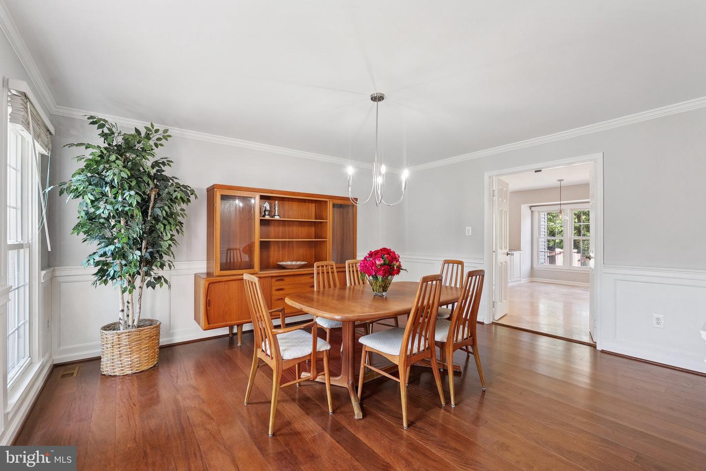 9802 DAYS FARM DR, VIENNA, Virginia 22182, 5 Bedrooms Bedrooms, ,2 BathroomsBathrooms,Residential,For sale,9802 DAYS FARM DR,VAFX2243786 MLS # VAFX2243786