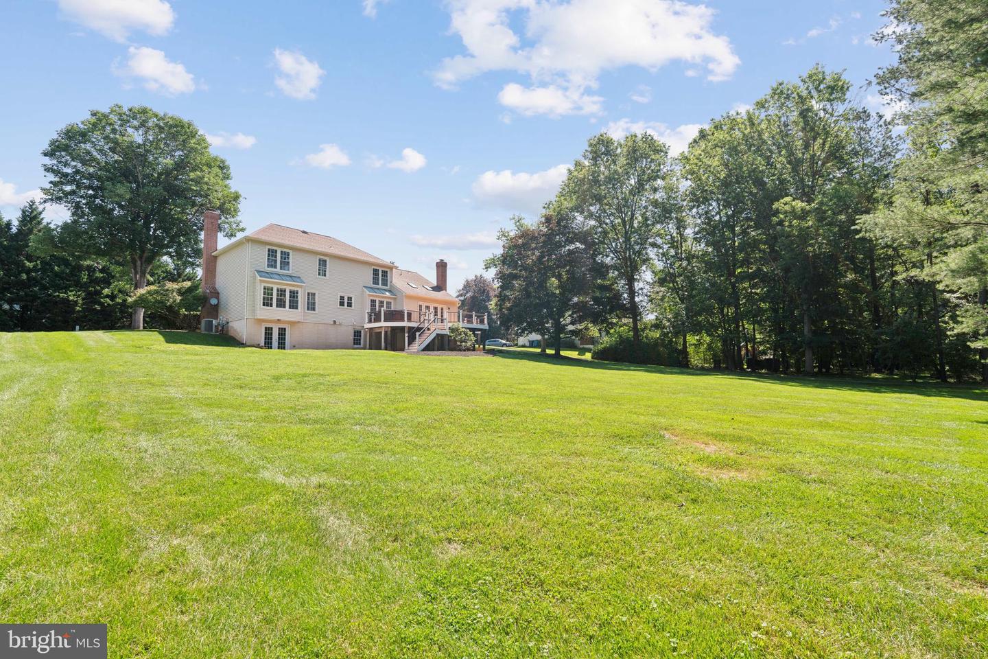 9802 DAYS FARM DR, VIENNA, Virginia 22182, 5 Bedrooms Bedrooms, ,2 BathroomsBathrooms,Residential,For sale,9802 DAYS FARM DR,VAFX2243786 MLS # VAFX2243786