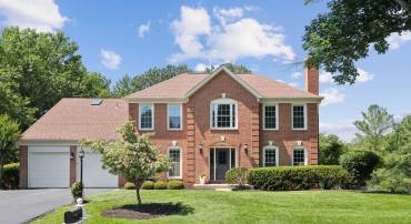 9802 DAYS FARM DR, VIENNA, Virginia 22182, 5 Bedrooms Bedrooms, ,2 BathroomsBathrooms,Residential,For sale,9802 DAYS FARM DR,VAFX2243786 MLS # VAFX2243786
