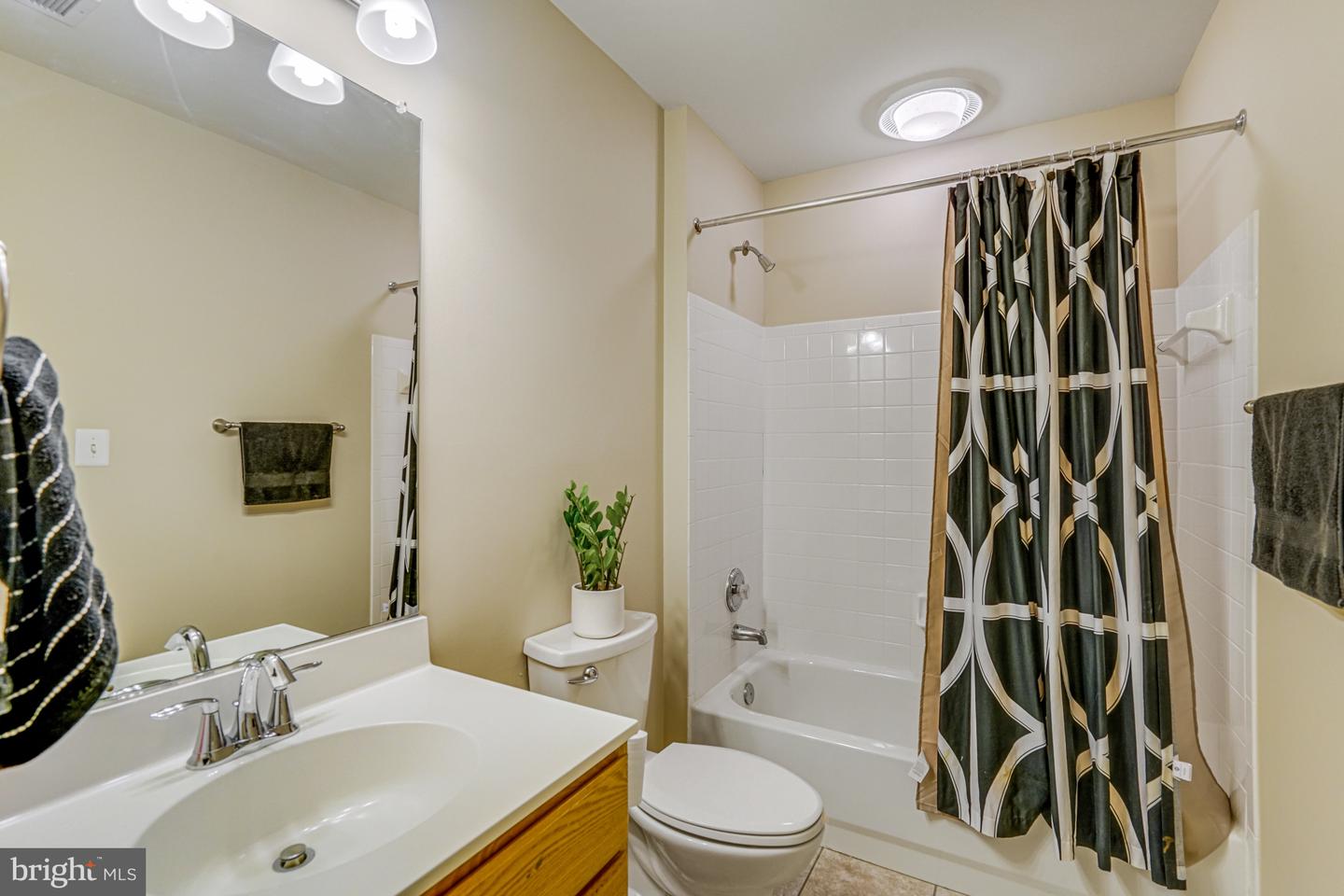 6288 LEVI CT, SPRINGFIELD, Virginia 22150, 4 Bedrooms Bedrooms, ,3 BathroomsBathrooms,Residential,For sale,6288 LEVI CT,VAFX2244212 MLS # VAFX2244212