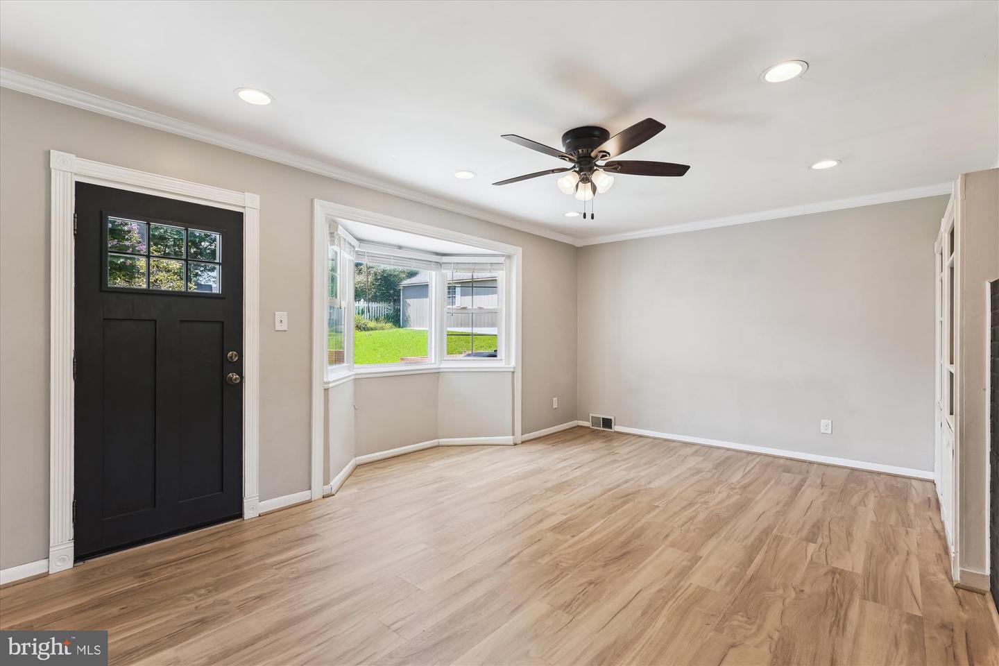 5214 JULIET ST, SPRINGFIELD, Virginia 22151, 3 Bedrooms Bedrooms, ,2 BathroomsBathrooms,Residential,For sale,5214 JULIET ST,VAFX2244358 MLS # VAFX2244358