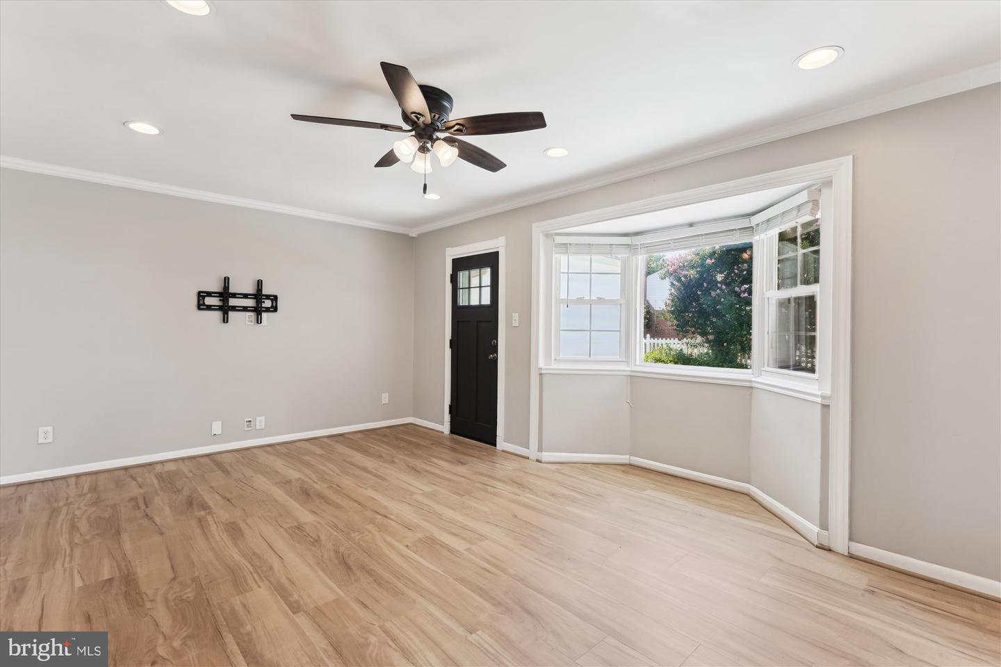 5214 JULIET ST, SPRINGFIELD, Virginia 22151, 3 Bedrooms Bedrooms, ,2 BathroomsBathrooms,Residential,For sale,5214 JULIET ST,VAFX2244358 MLS # VAFX2244358