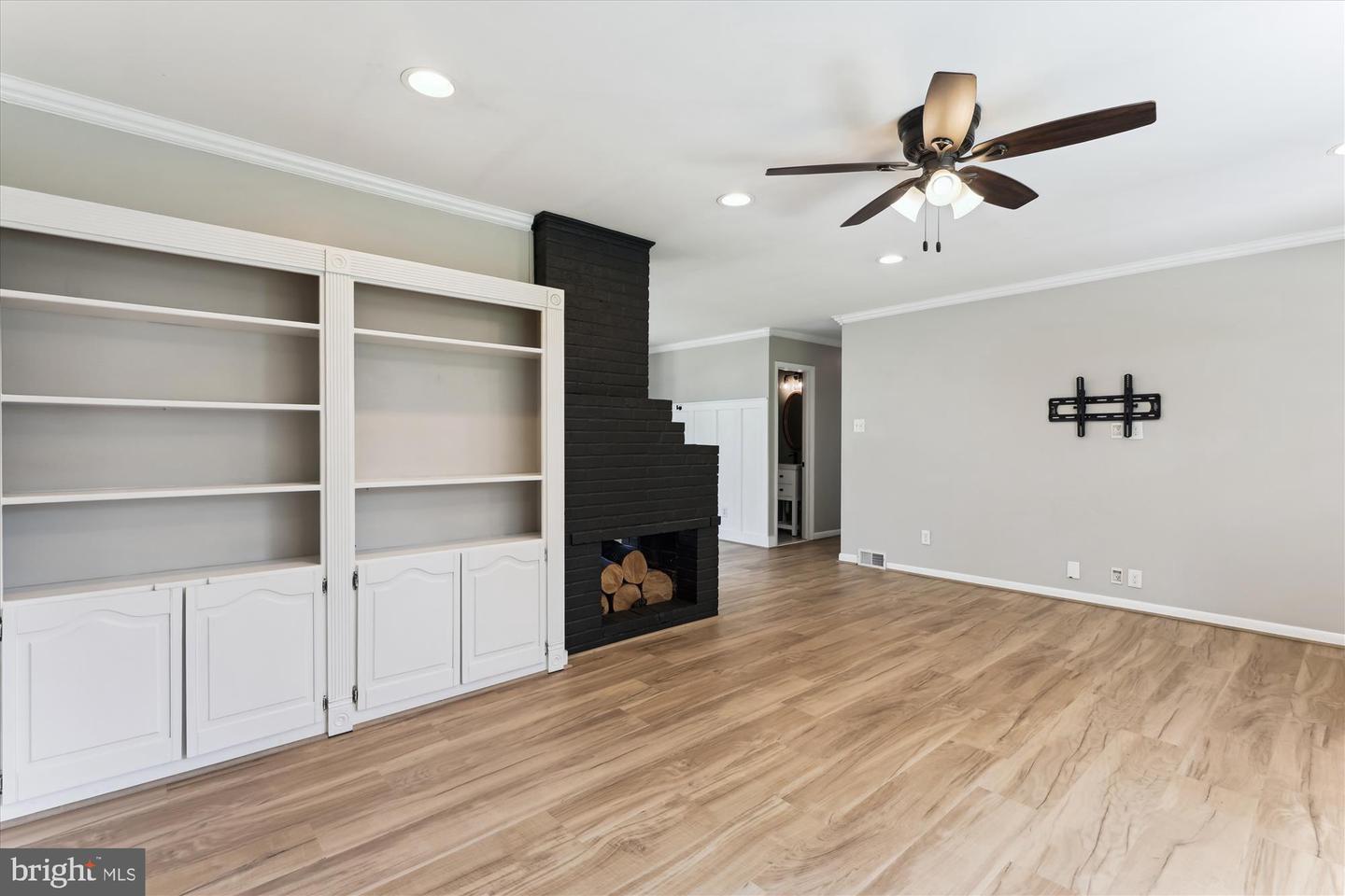 5214 JULIET ST, SPRINGFIELD, Virginia 22151, 3 Bedrooms Bedrooms, ,2 BathroomsBathrooms,Residential,For sale,5214 JULIET ST,VAFX2244358 MLS # VAFX2244358
