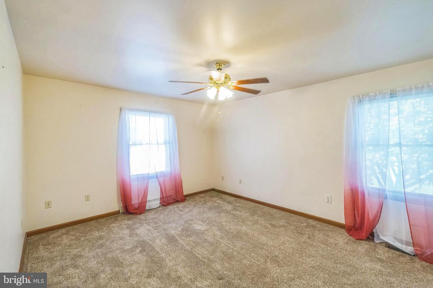 40 GREENHILL LN, EDINBURG, Virginia 22824, 3 Bedrooms Bedrooms, ,2 BathroomsBathrooms,Residential,For sale,40 GREENHILL LN,VASH2011628 MLS # VASH2011628
