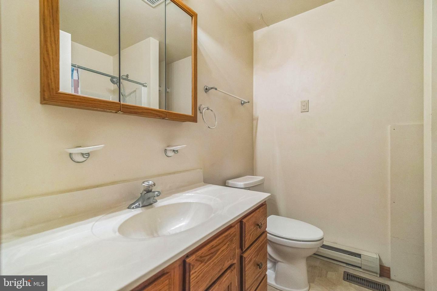40 GREENHILL LN, EDINBURG, Virginia 22824, 3 Bedrooms Bedrooms, ,2 BathroomsBathrooms,Residential,For sale,40 GREENHILL LN,VASH2011628 MLS # VASH2011628