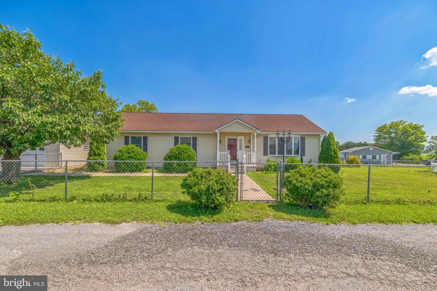 40 GREENHILL LN, EDINBURG, Virginia 22824, 3 Bedrooms Bedrooms, ,2 BathroomsBathrooms,Residential,For sale,40 GREENHILL LN,VASH2011628 MLS # VASH2011628