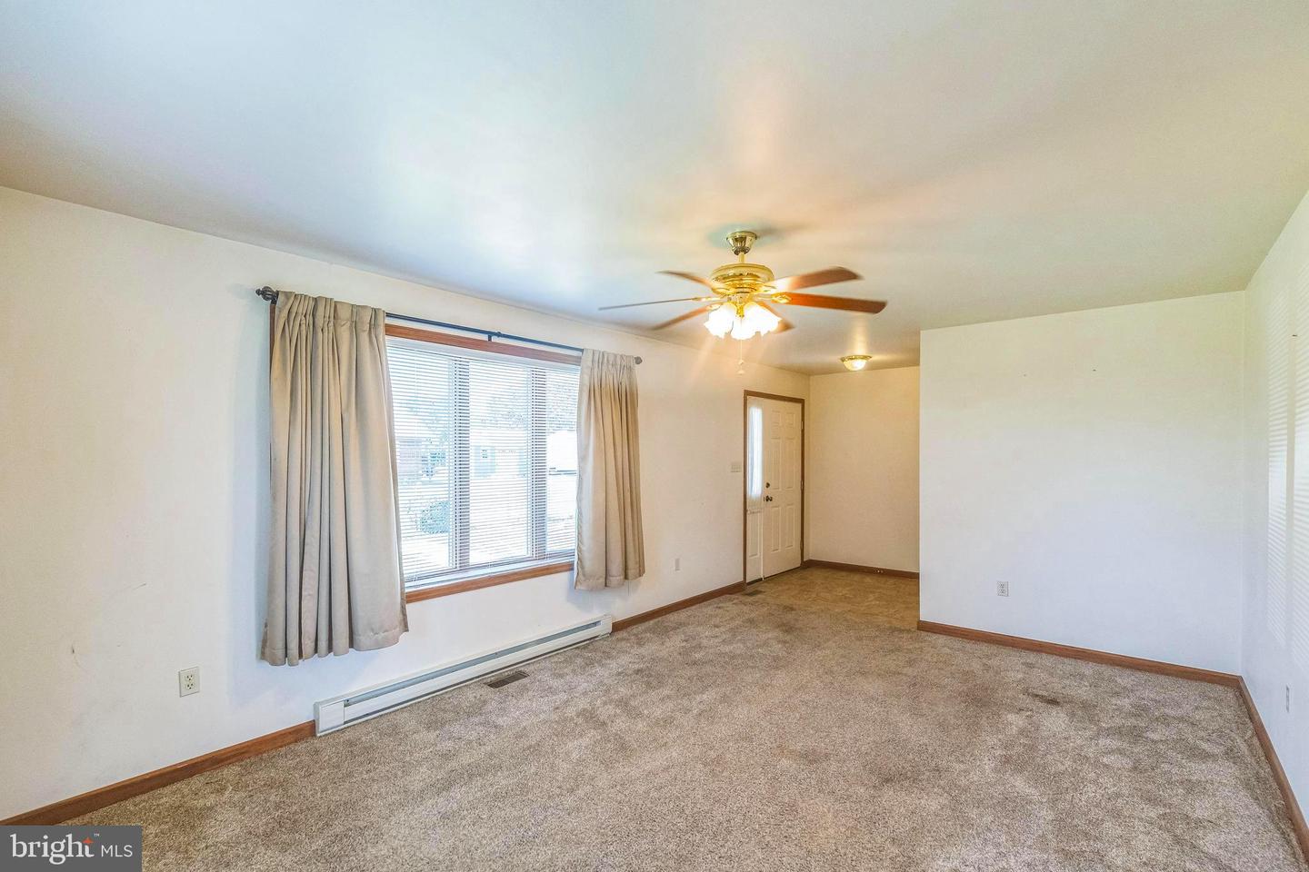 40 GREENHILL LN, EDINBURG, Virginia 22824, 3 Bedrooms Bedrooms, ,2 BathroomsBathrooms,Residential,For sale,40 GREENHILL LN,VASH2011628 MLS # VASH2011628