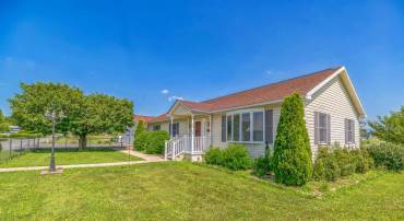 40 GREENHILL LN, EDINBURG, Virginia 22824, 3 Bedrooms Bedrooms, ,2 BathroomsBathrooms,Residential,For sale,40 GREENHILL LN,VASH2011628 MLS # VASH2011628