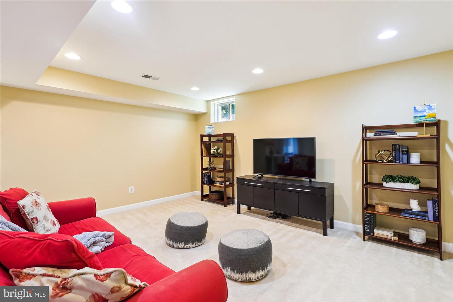 9807 AMSTERDAM ST, LORTON, Virginia 22079, 4 Bedrooms Bedrooms, ,3 BathroomsBathrooms,Residential,For sale,9807 AMSTERDAM ST,VAFX2245352 MLS # VAFX2245352