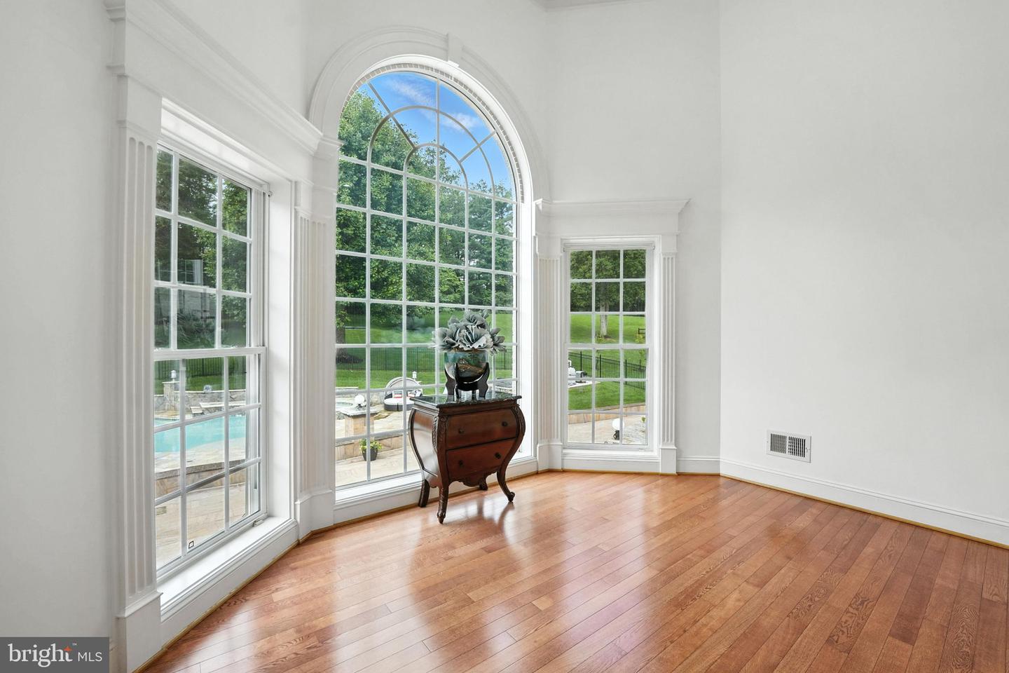 2506 COULTER LN, OAKTON, Virginia 22124, 6 Bedrooms Bedrooms, ,5 BathroomsBathrooms,Residential,For sale,2506 COULTER LN,VAFX2245466 MLS # VAFX2245466