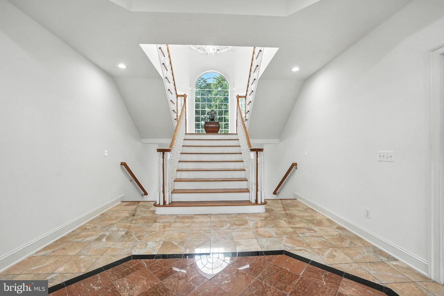 2506 COULTER LN, OAKTON, Virginia 22124, 6 Bedrooms Bedrooms, ,5 BathroomsBathrooms,Residential,For sale,2506 COULTER LN,VAFX2245466 MLS # VAFX2245466